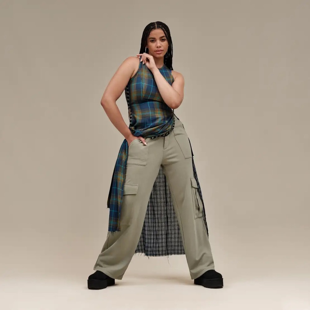 UGG Kaylee Cargo Pants in Moss green